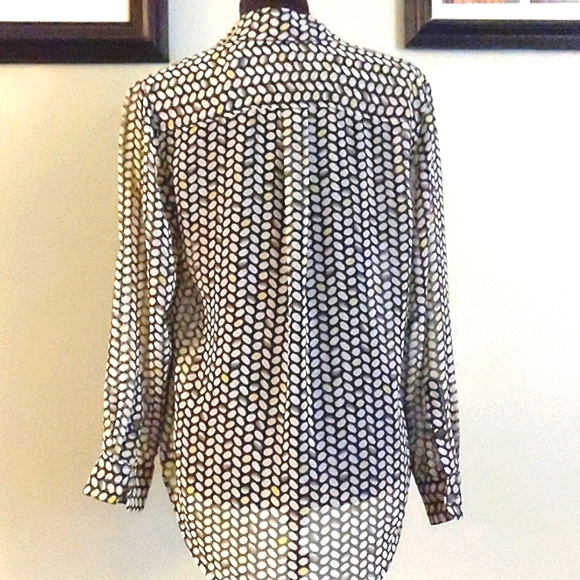 Two By Vince Camuto Sheer Button Down Shirt - Picture 5 of 8